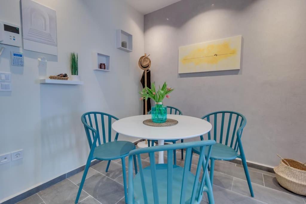 Deluxe Urban 2Br Apt By Nat. Archaelogical Museum Atenas Exterior foto