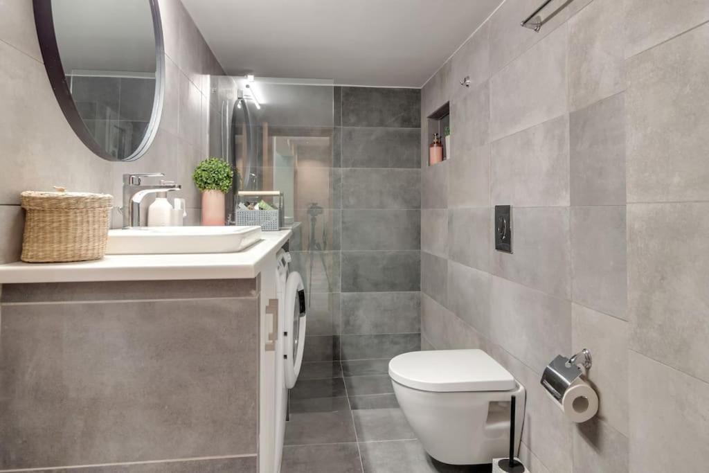 Deluxe Urban 2Br Apt By Nat. Archaelogical Museum Atenas Exterior foto